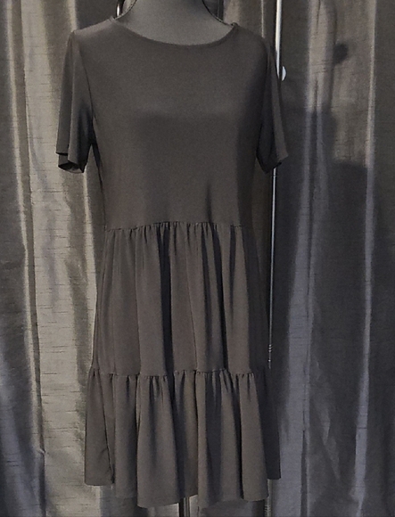 Nicole Miller Dresses & Skirts - Nicole Miller Babydoll Black Tiered Dress